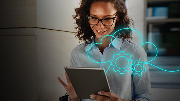 eine Person, die an einem Tablet arbeitet